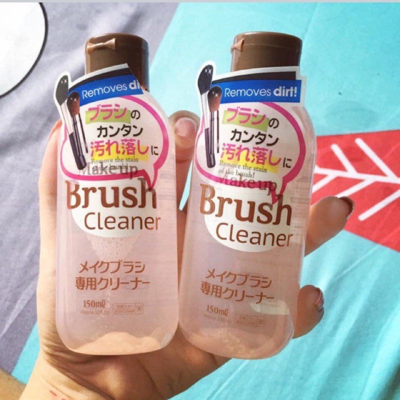 Nước rửa cọ Daiso