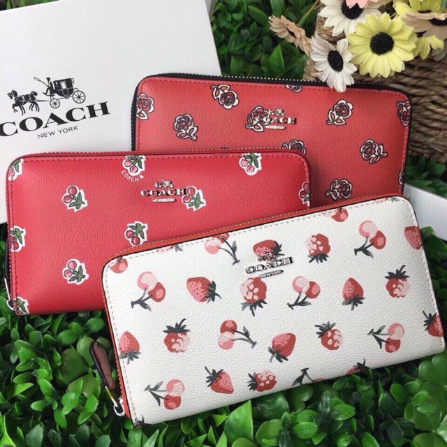 Ví coach cầm tay cherry