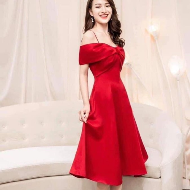 Đầm xoè rớt vai