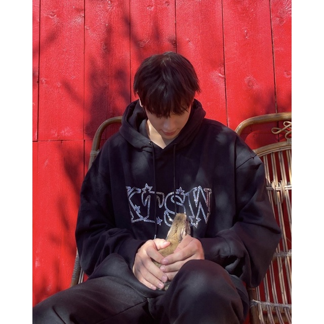 Áo hoodie thun nỉ đính đá KTSW RHINESTONES