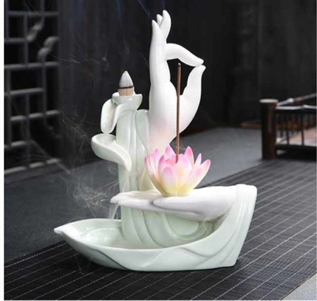 Thác khói trầm hương tay Phật nâng hoa sen đốt trầm hương giúp thư giãn, chất liệu sứ, tặng nụ trầm