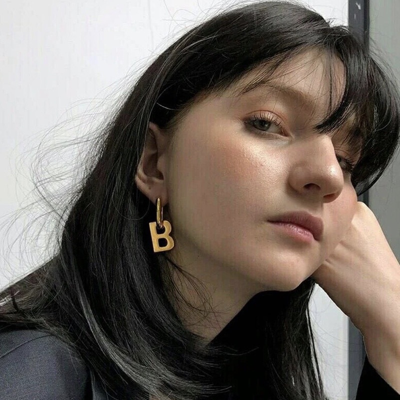 Khuyên Tai Nữ Trang Tạo Hình Độc Đáo Nhiều Màu Sắc