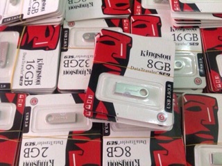 USB kingston 2gb