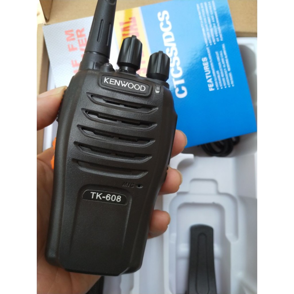 Bộ đàm cầm tay Kenwood TK 608 + Tai nghe hot