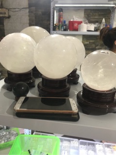 Cầu đá phong thủy trắng 2kg-12cm