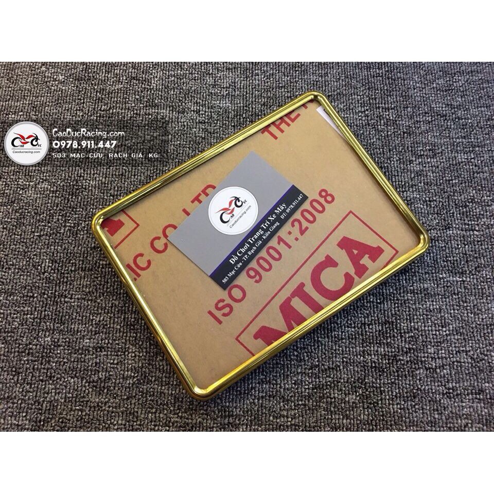 Khung biển số loại 1 Titan - vàng - 7 màu - Full bộ cả mica và viền màu | BigBuy360 - bigbuy360.vn