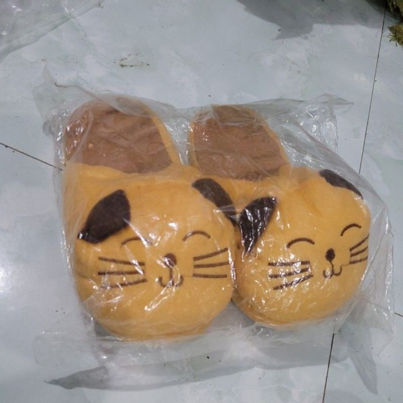 Dép mang trong nhà hình thú