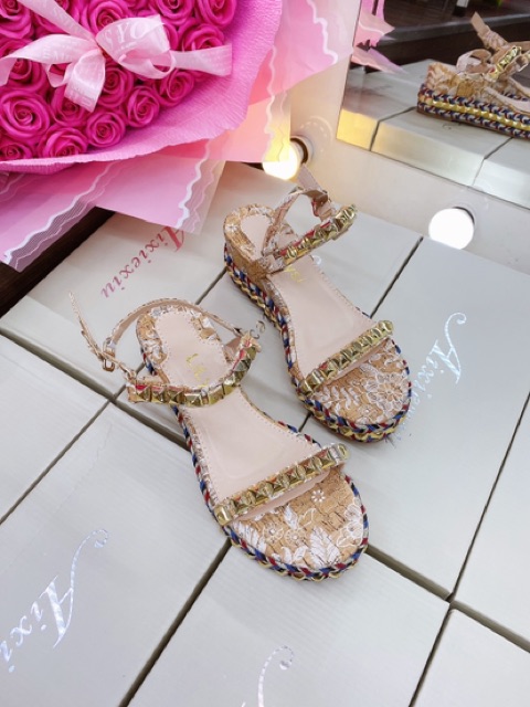 Xuồng đinh siêu xinh