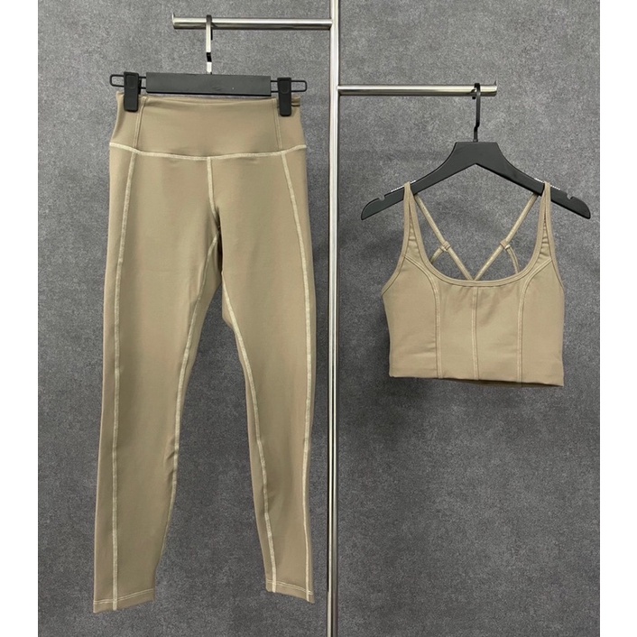 Bộ tập gym ,yoga nữ thể thao hai dây viền chỉ cổ vuông(hàng thiết kế của shop)