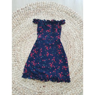 Đầm trễ vai hoa nhí