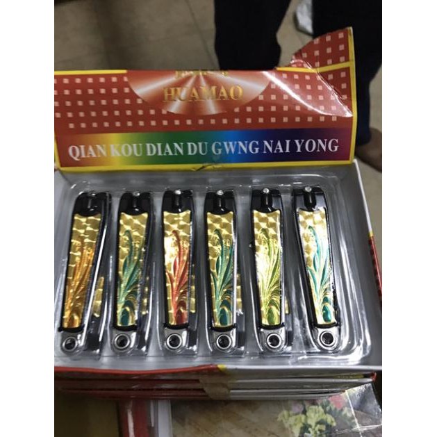 Hộp 12 bấm móng tay to
