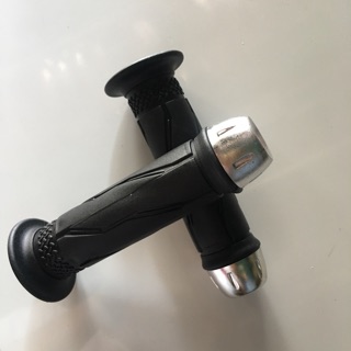 Bao tay  2019 gù xi  trắng : gắn  cho  các loại xe gắn máy