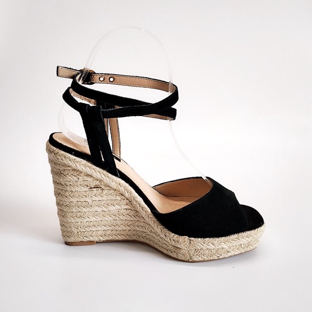 Sandal gót xuống đế cói da lộn . Hàng xuất eu