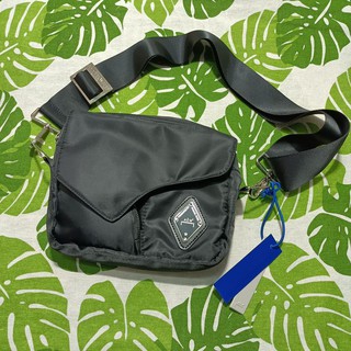 Túi đeo chéo A-COLD-WALL* padded envelope shoulder bag ss21