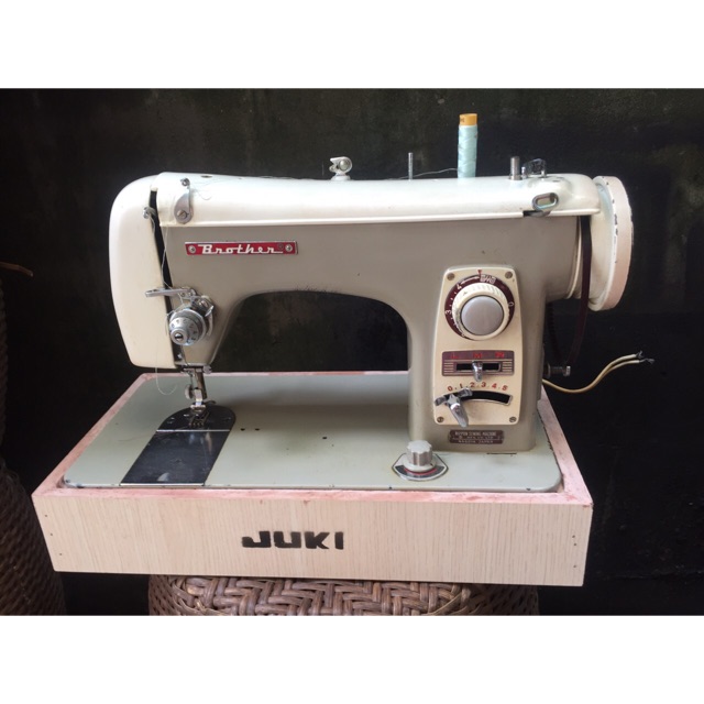 Máy khâu gia đình brother