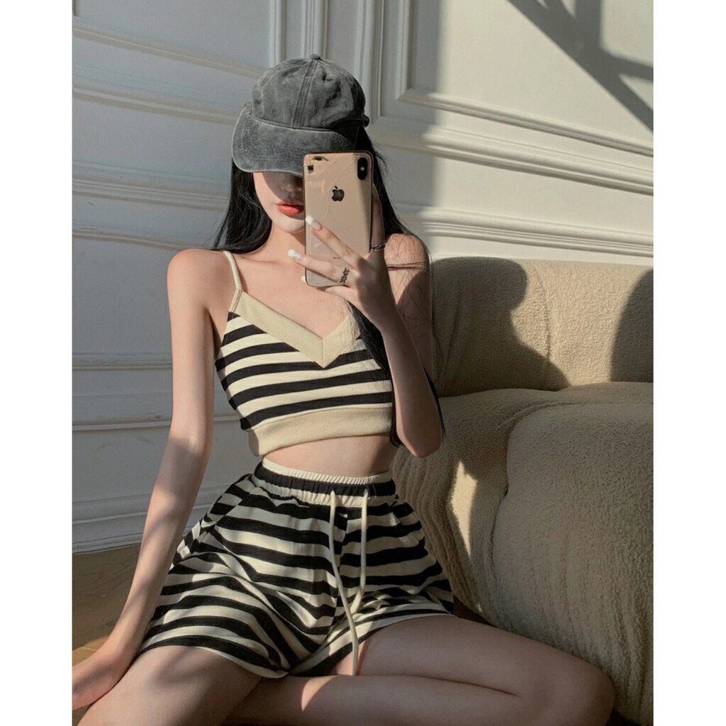 Set đồ nữ gồm áo 2 dây cổ V mix quần đùi kẻ ống rộng ulzzang/ Set bộ thể thao nữ kẻ ngang dáng ôm body sexy_veestore