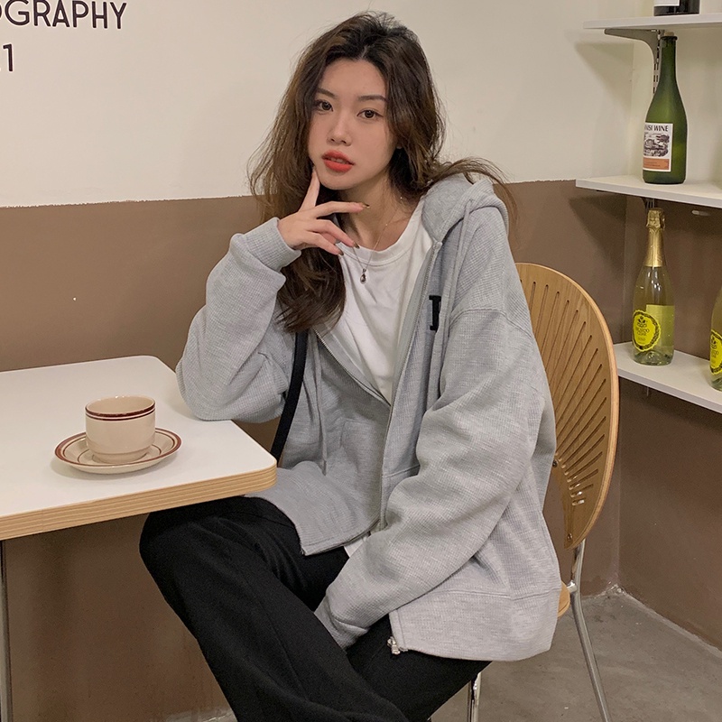 Áo khoác nữ SUXI tay dài dáng rộng in chữ cái thời trang