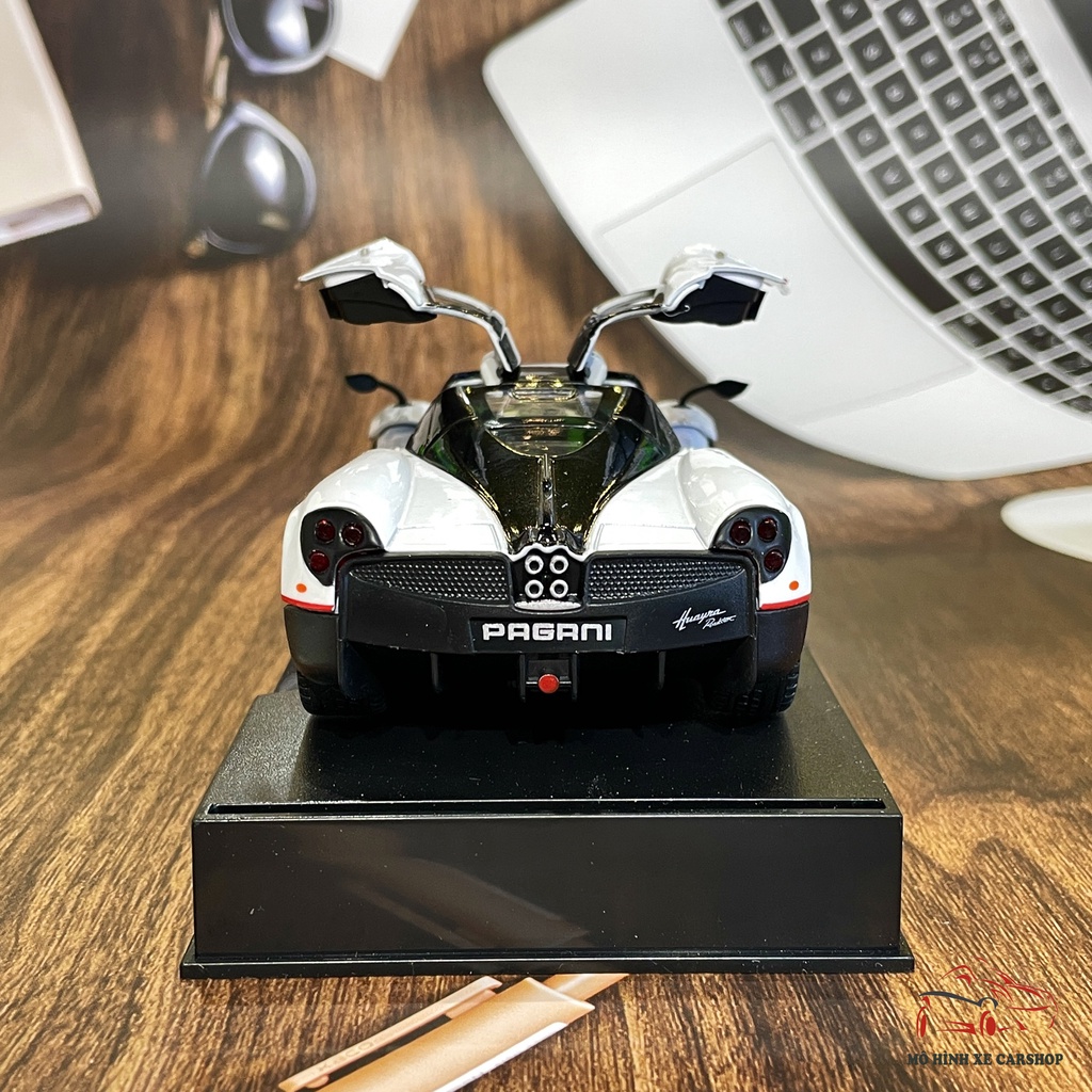 Xe mô hình sắt Pagani Huayra Dinastia  tỉ lệ 1:32 hãng Double Horses 3 màu