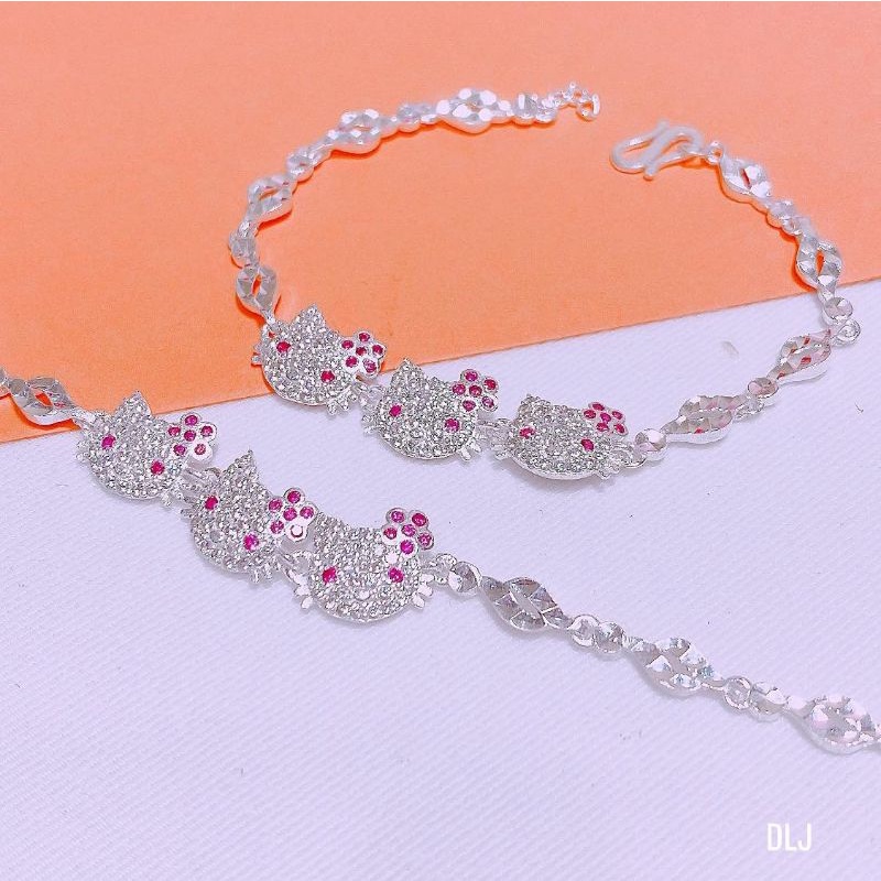 lắc mèo Hello Kitty cho bé