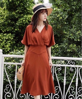 Váy Cổ V  Tay Xoè