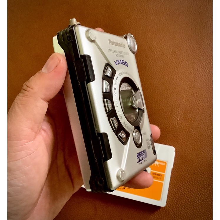 Máy cassette Panasonic RQ-SQ09V còn mới bằng nhôm