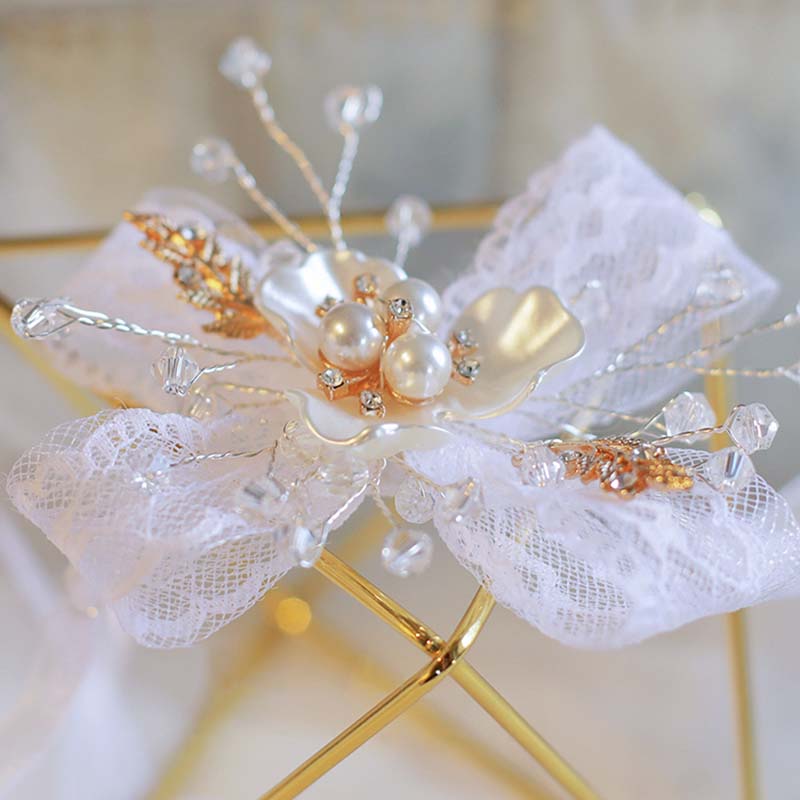 Vòng hoa đeo tay cô dâu đính hạt ngọc trai