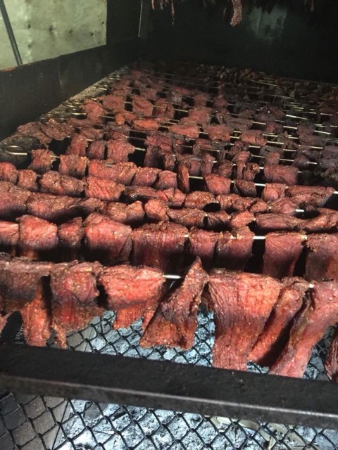 [Mã GROXUAN1 giảm 8% đơn 150K] Thịt Lợn Gác Bếp Tây Bắc chính hiệu tặng chẩm chéo (225gr) | BigBuy360 - bigbuy360.vn