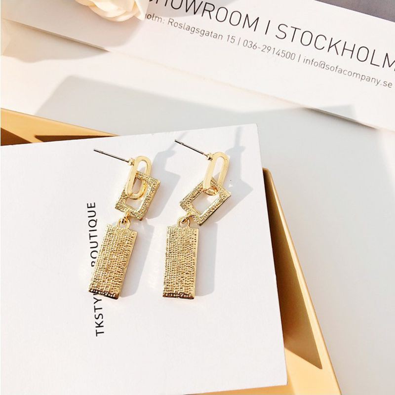 Bông tai hợp kim dạng dài đính đá độc đáo