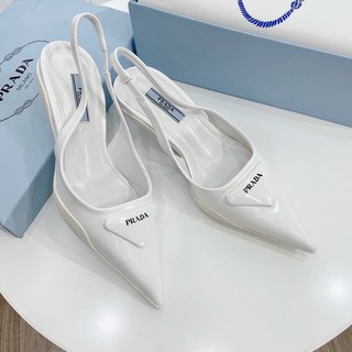 Sandal Prada mũi nhọn