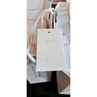 Tag quần áo theo yêu cầu