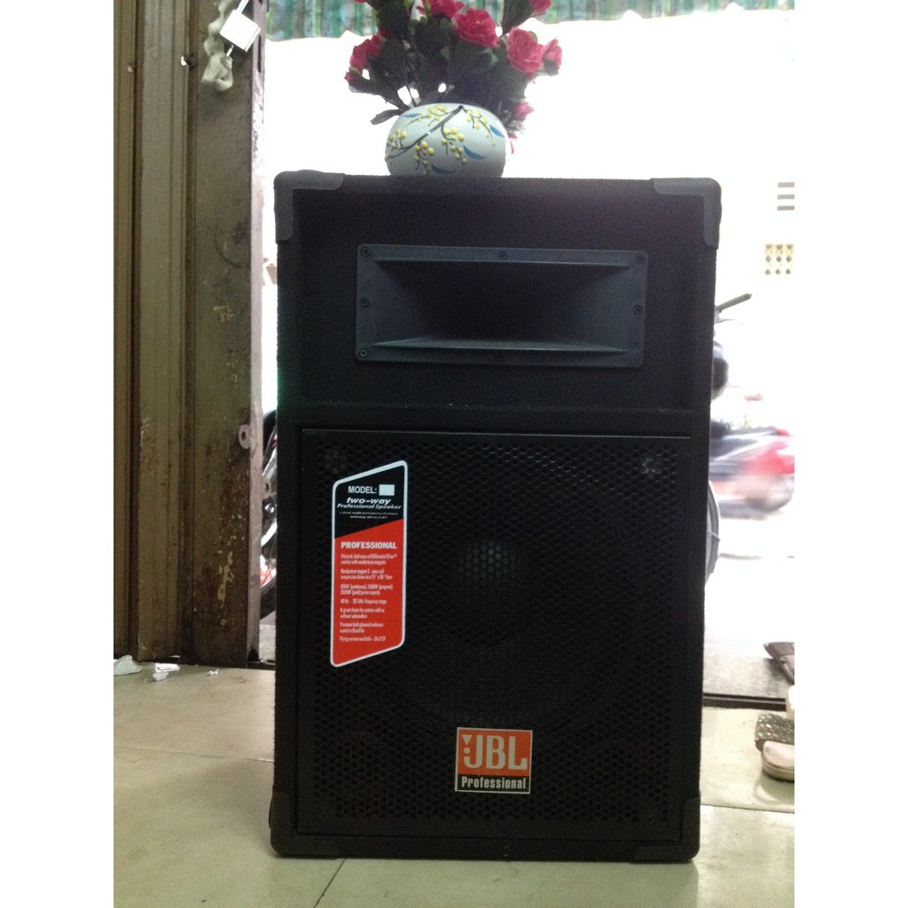 1 cái loa sân khấu JBL  nghe nhạc, hát karaoke +