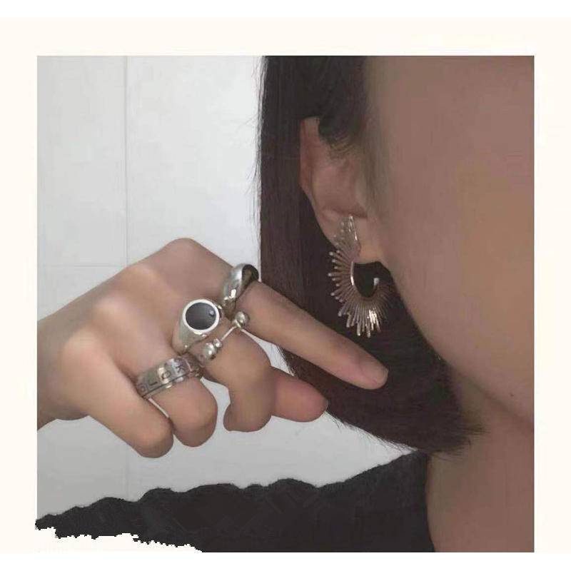 Nhẫn mặt đen số 4 phong cách Âu Mỹ cổ điển