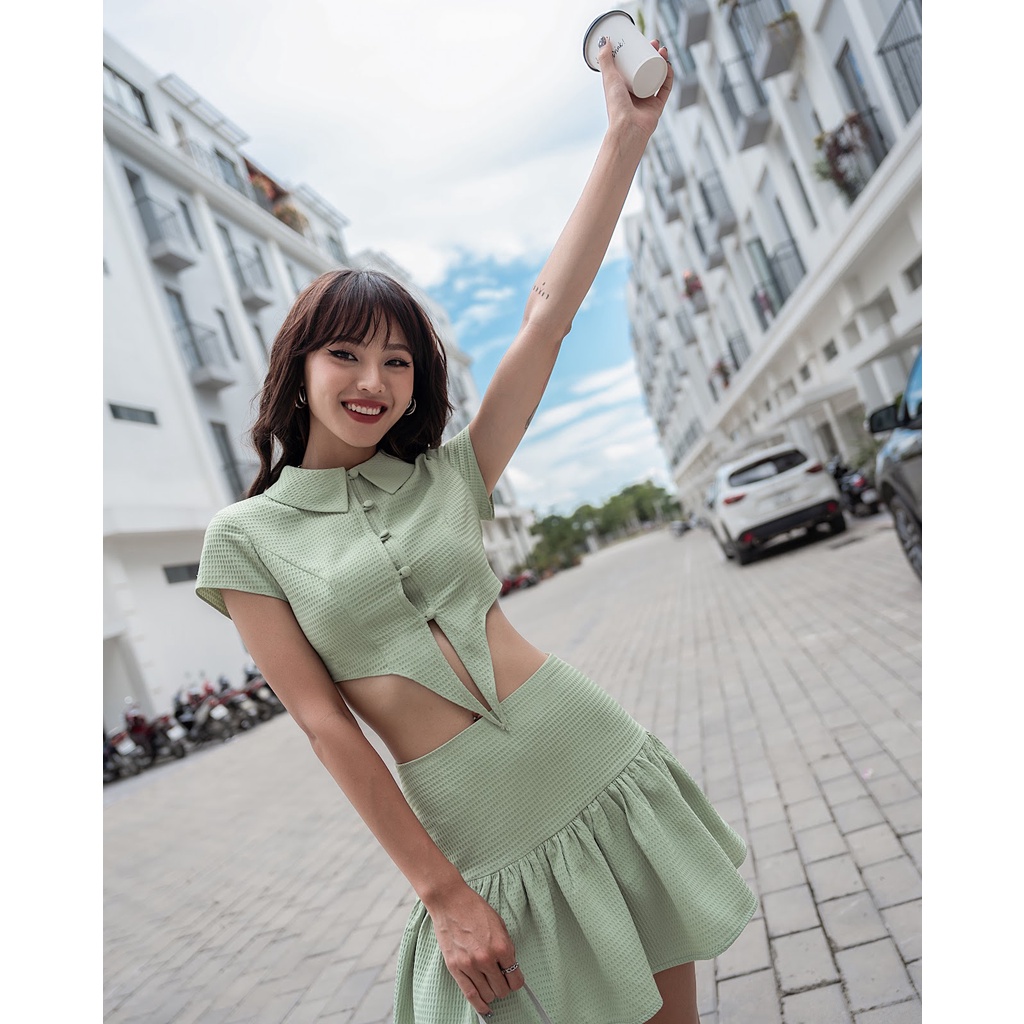 Áo Sơ Mi Croptop, Chân Váy Mini Đuôi Cá The Good