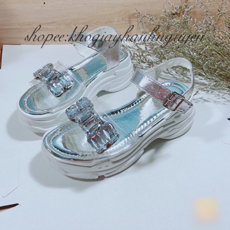 Giày sandal đế cao ulzzang quai trong đính đá