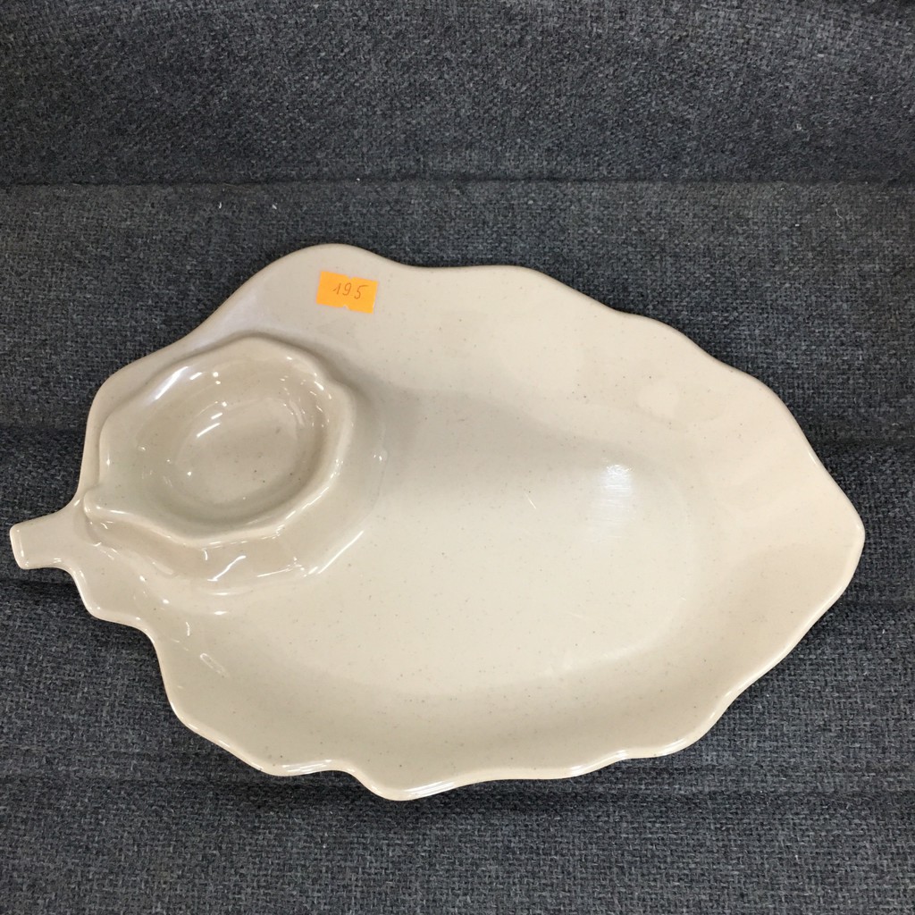 Dĩa đựng trái cây lá có chén tương 25 x 17 cm cao cấp đĩa phíp đen nâu - Leaf dish F-DTC06