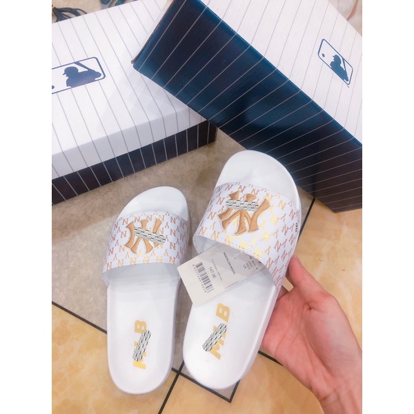 Dép 𝐌𝐋𝐁 UNISEX trending trắng chữ vàng