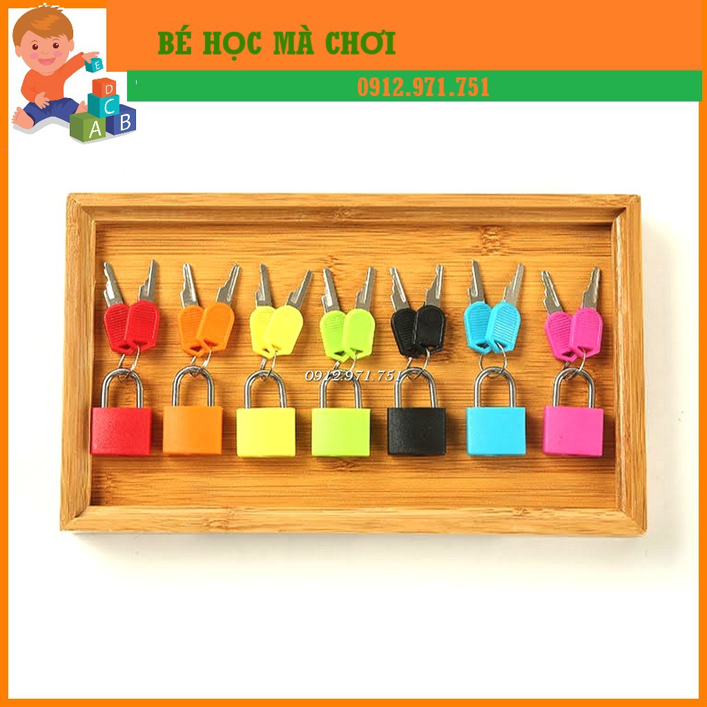 Giáo cụ Montessori - Bộ khóa 8 màu - thực hành cuộc sống mở ổ khoá
