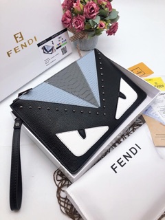 Fendi Clutch 🎀🎀🎀