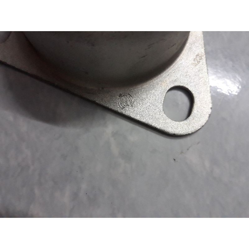 Cao su chân hộp số Fiat