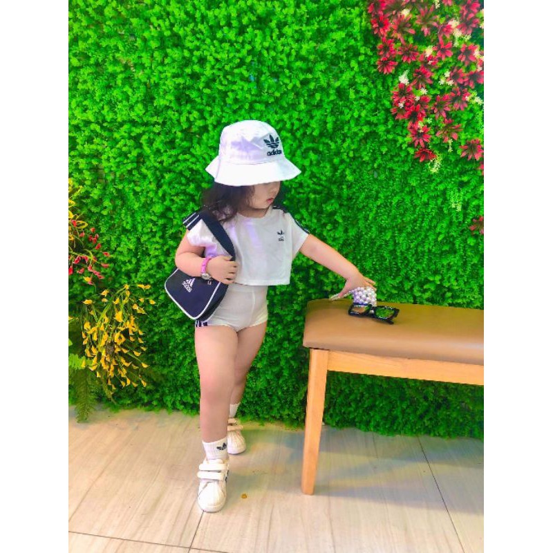 Set bộ quần ôm kèm áo form dơi rộng croptop cực ngầu cho bé Kem Boutique - sirokemsua