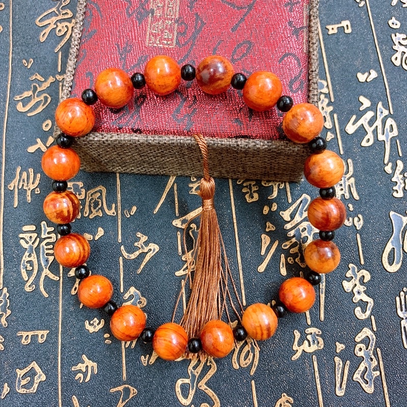 Vòng Niệm Phật - Chuỗi Tràng Hạt 18 Hạt Gỗ HUYẾT LONG niệm phật cầm tay