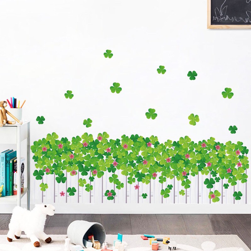 Decal trang trí chân tường hàng rào trắng cỏ xanh