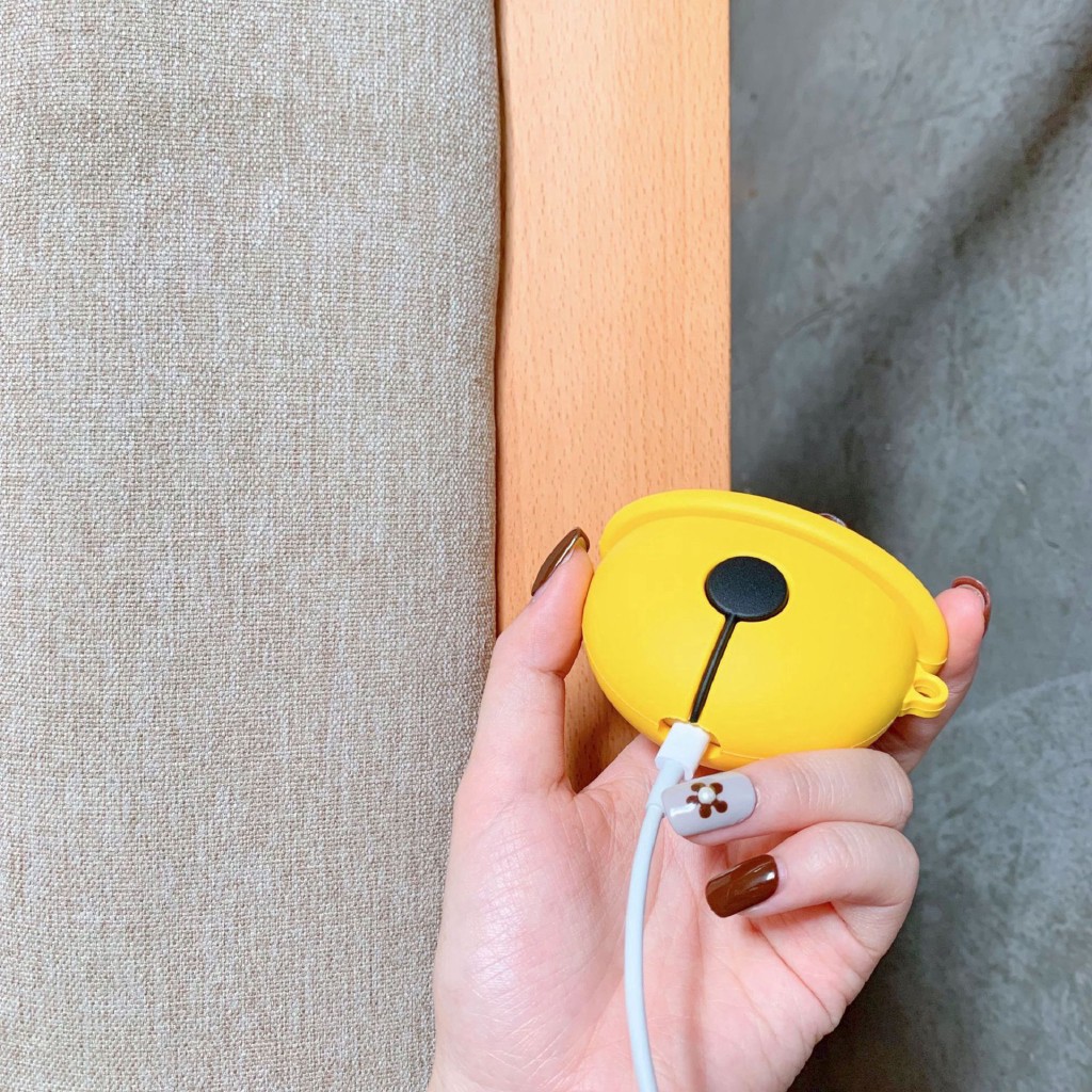 Vỏ bảo vệ hộp sạc tai nghe Airpods 1 / 2 Pro hình Doraemon gắn chuông nhỏ kèm móc