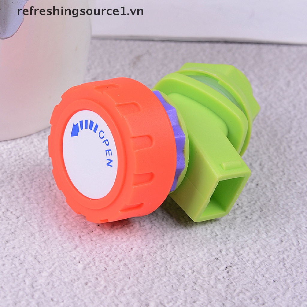 Vòi nước nhựa thay thế cho bình nước ngoài trời
