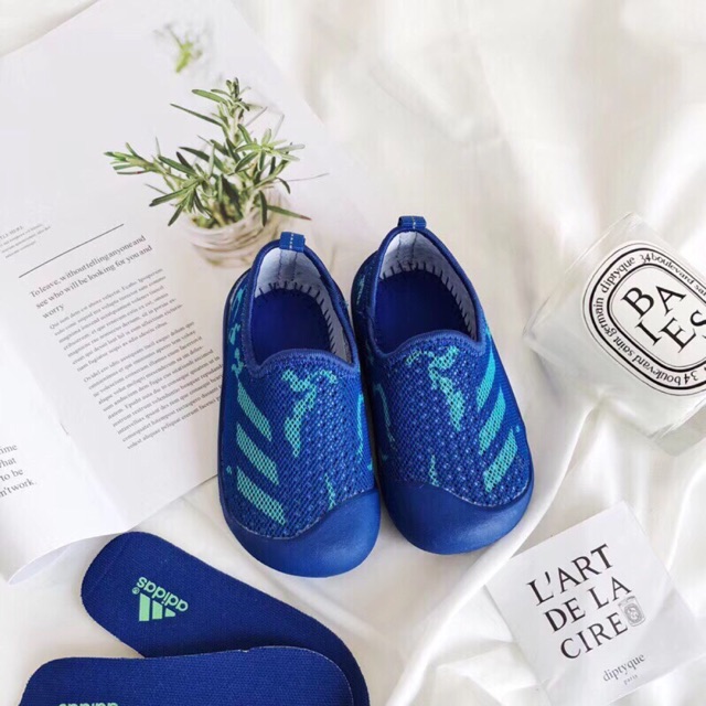 Giầy lưới adidas trẻ em