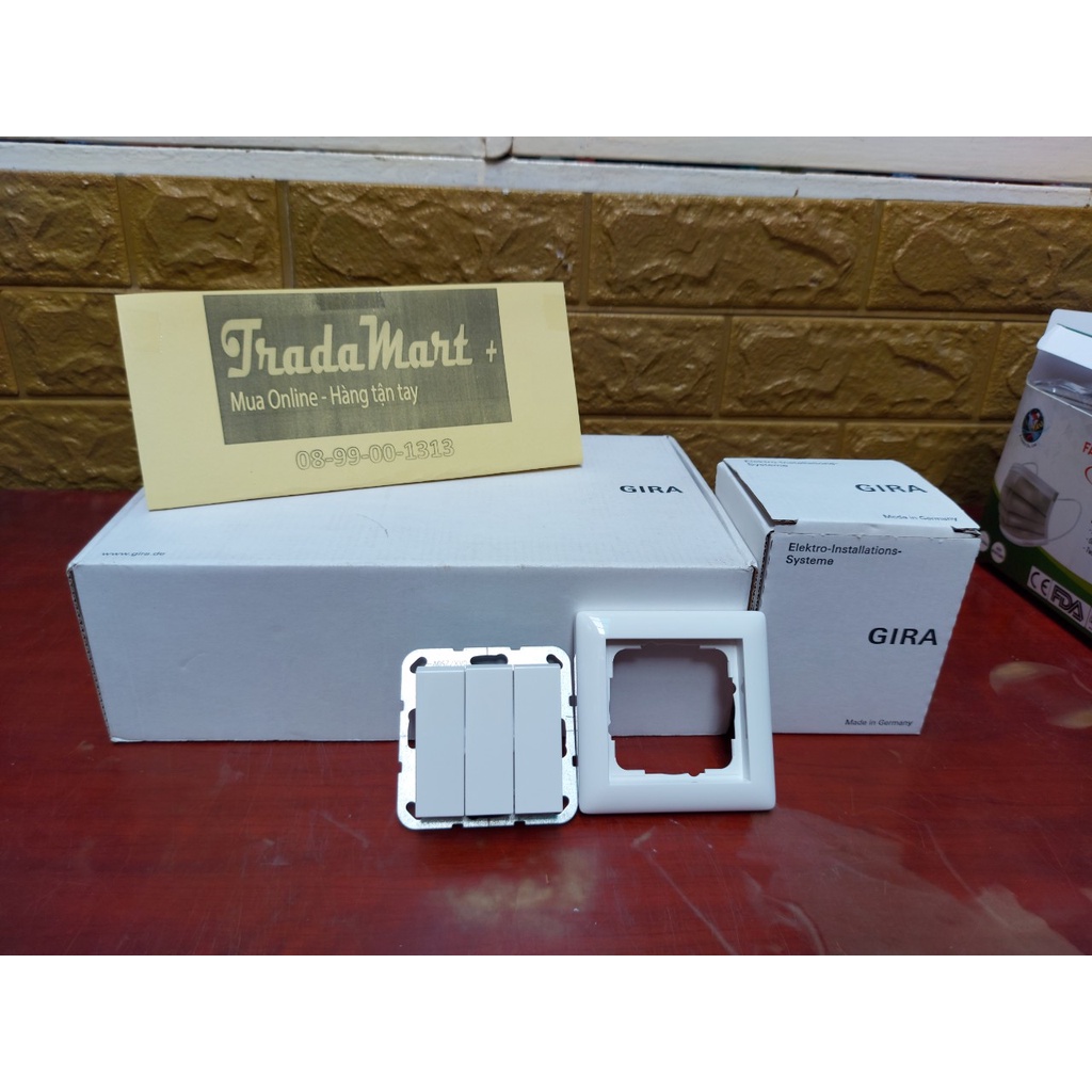 - Bộ công tắc ba 1 chiều Std55 trắng bóng Gira - Gira Std55 Pure White Glossy 3 Gang 1 Way Switch