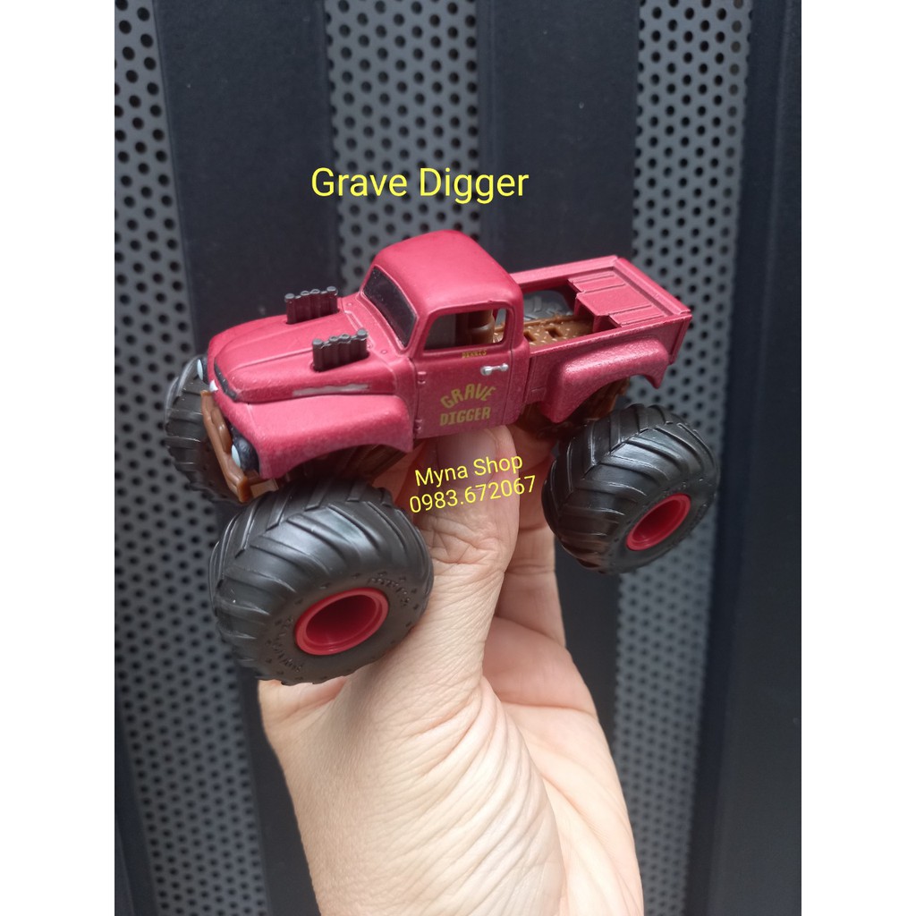 Xe địa hình Monster Jam 1:64 đổi màu - Grave Digger