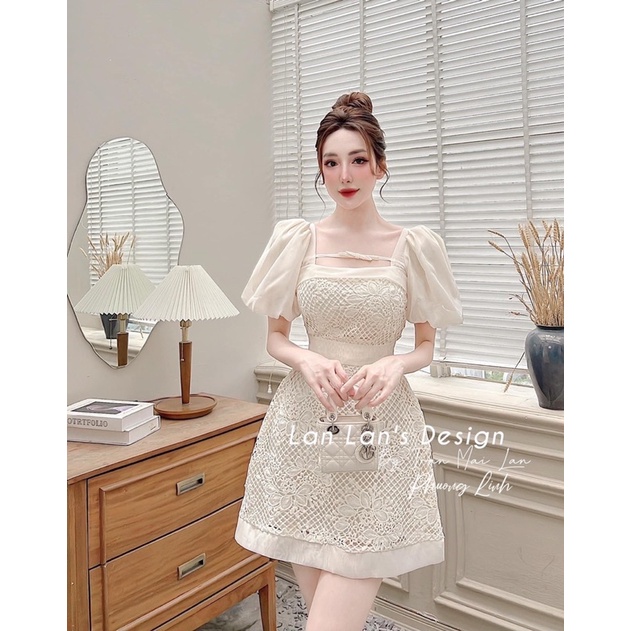 Váy ren cổ vuông dáng xoè