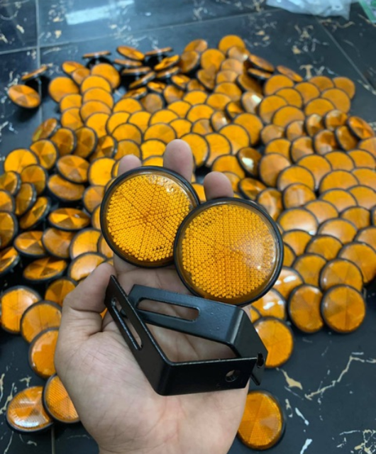 Mắt mèo phản quang xe máy gán mọi loại xe