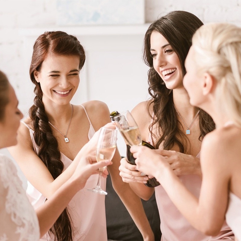 Vòng cổ Thép Titan Mặt 26 Chữ Cái Tiếng Anh Vỏ Thép Không Gỉ Cá Tính Thời Trang Cho Nữ